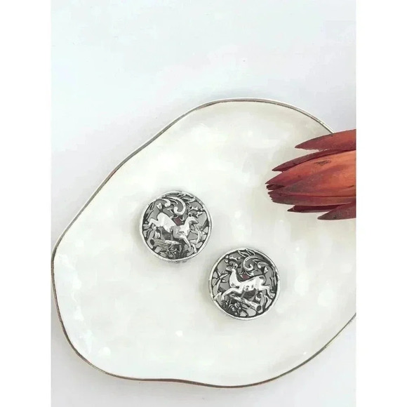 Vintage Sarah Covently Leaping Deer Silver Tone Clip On Earrings - Picture 3 of 5